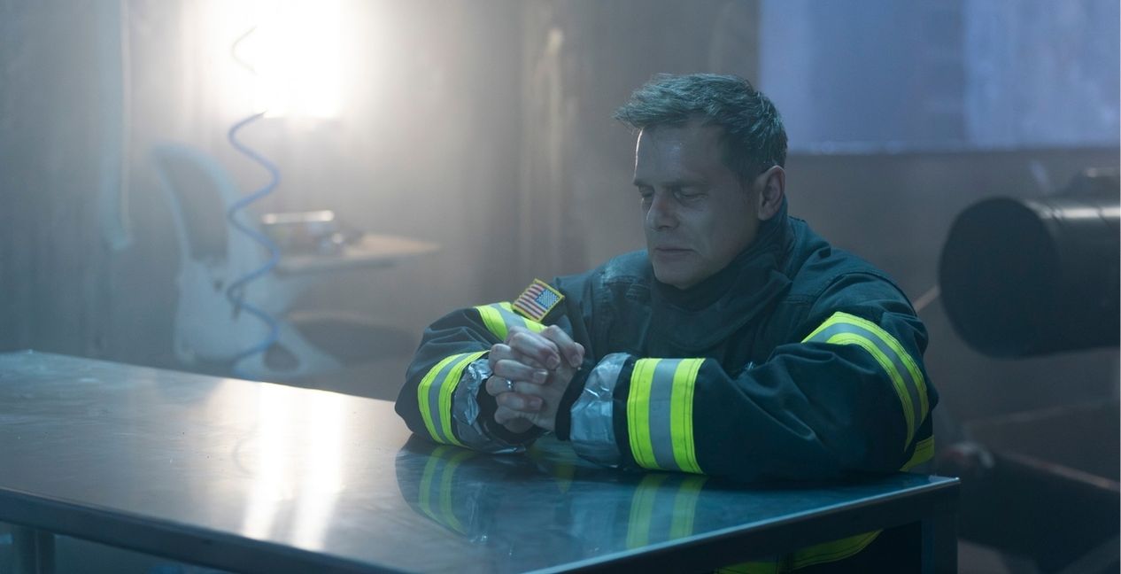 Peter Krause in 9-1-1 Season 8 Episode 15