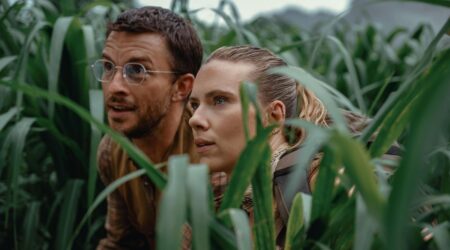 Scarlett Johansson and Jonathan Bailey in Jurassic World: Rebirth