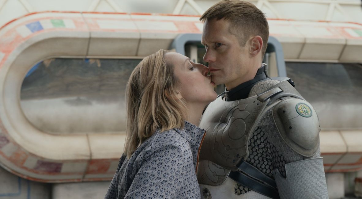 Leebeebee and Murderbot in the Apple TV+ show Murderbot, an adaptation of The Murderbot Diaries first book All Systems Red