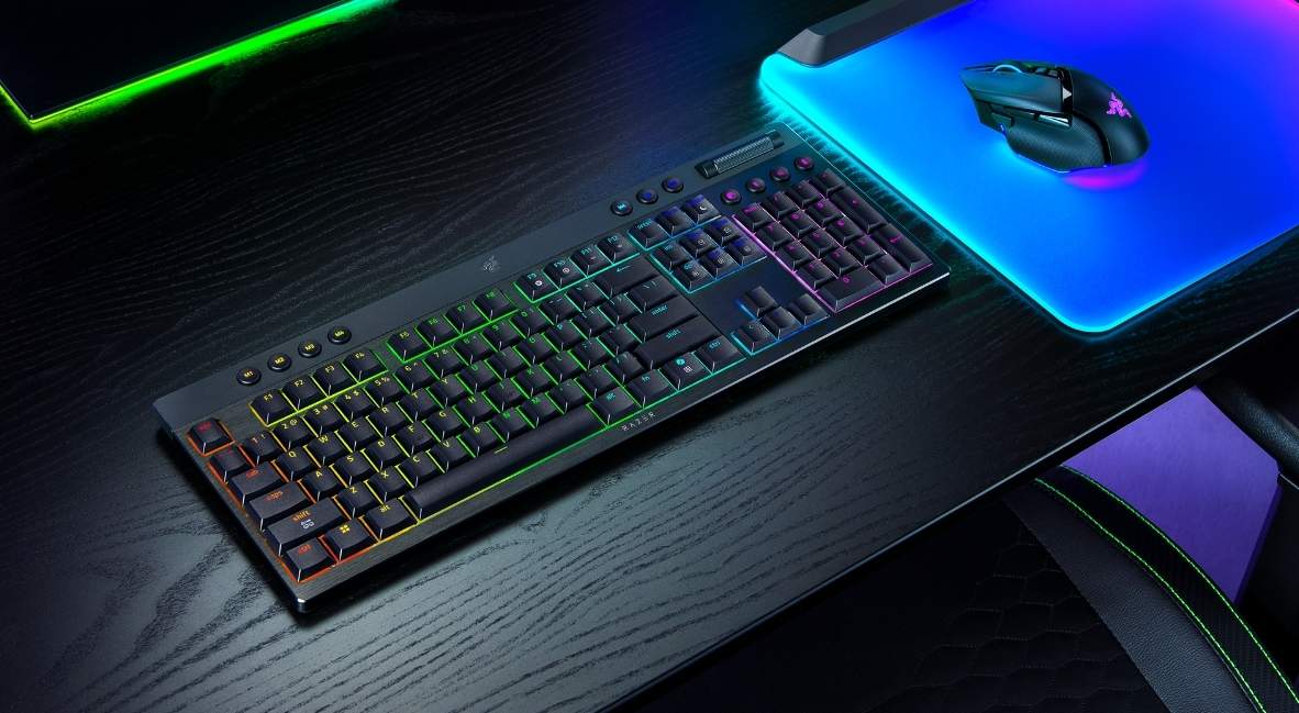 Razer BlackWidow V4 Keyboards promotional image - Razer BlackWidow V4 Low-profile HyperSpeed