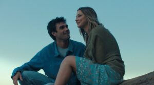Madelyn Cline and KJ Apa in The Map That Leads to You