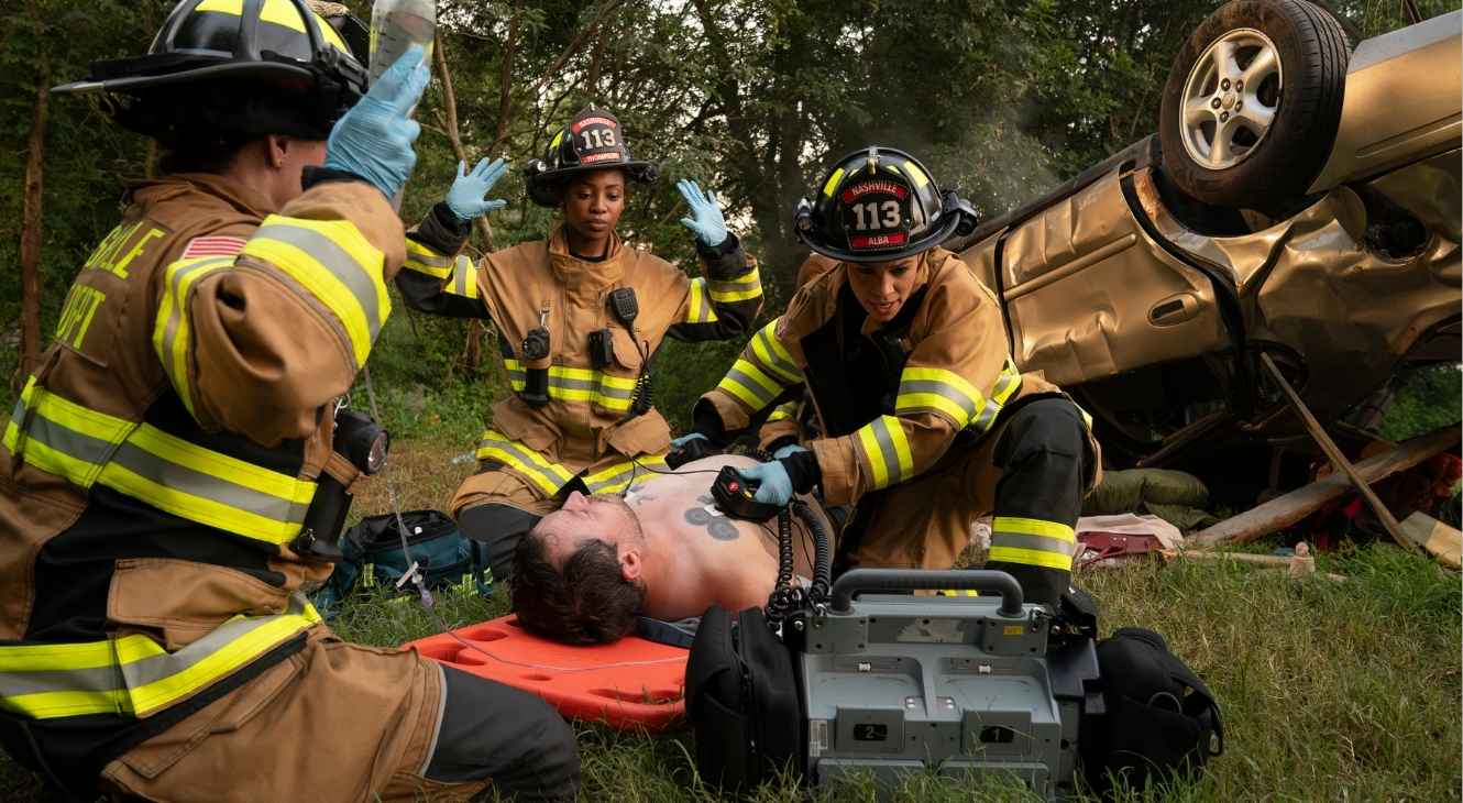 REVIEW: '9-1-1: Nashville' Season 1 Episode 3 — "Forces of Nature" 2 9-1-1 Nashville Episode 3