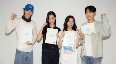 Grand Galaxy Hotel promotional photo with cast from Netflix